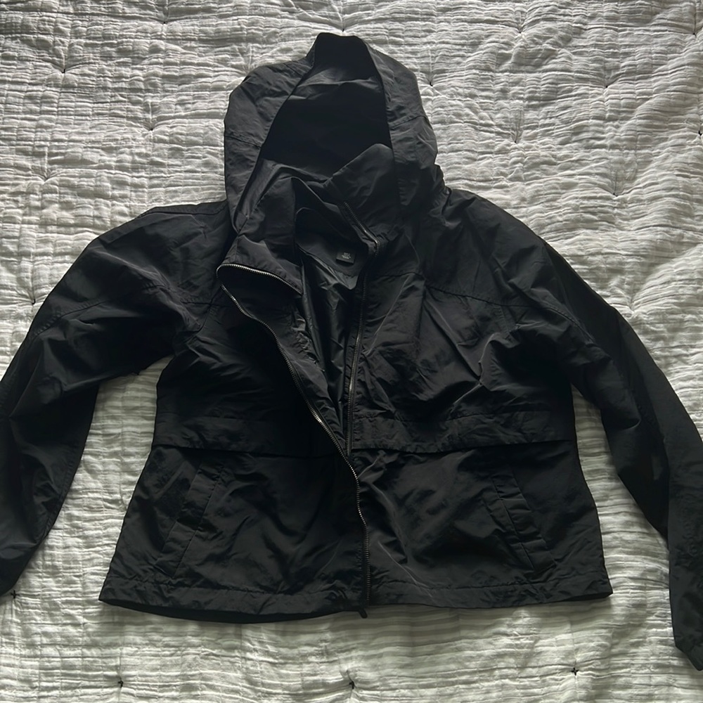 Lululemon Wind Breaker Size 12